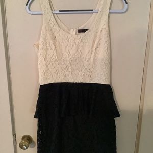 Cute midi black and cream lace dress size med.